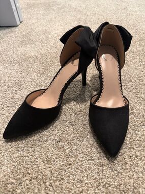 Journee Collection Black Pointed-Toe Heels with Ankle Bow